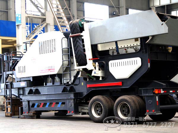 移動(dòng)破碎站一站式開(kāi)采螢石礦