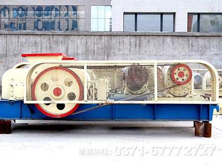 齒輥破碎機(jī)和對輥破碎機(jī)結(jié)構(gòu)、破碎方式等對比