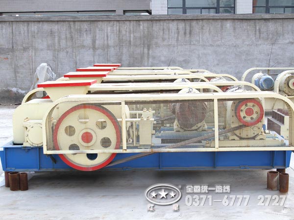 對輥破碎機(jī)
