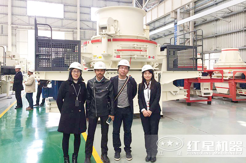 紅星客戶(hù)來(lái)機(jī)制砂廠(chǎng)參觀(guān)詢(xún)價(jià) 紅星客戶(hù)來(lái)機(jī)制砂廠(chǎng)參觀(guān)詢(xún)價(jià)