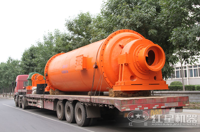 球磨機(jī)現(xiàn)貨直接發(fā)往客戶現(xiàn)場 球磨機(jī)現(xiàn)貨直接發(fā)往客戶現(xiàn)場