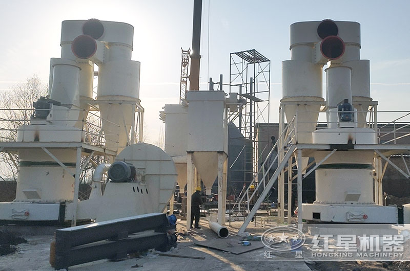 山東客戶超細(xì)磨粉機(jī)工作現(xiàn)場圖