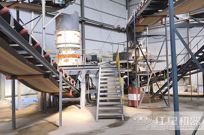 花崗巖碎石機工作現(xiàn)場實拍圖 花崗巖碎石機工作現(xiàn)場實拍圖