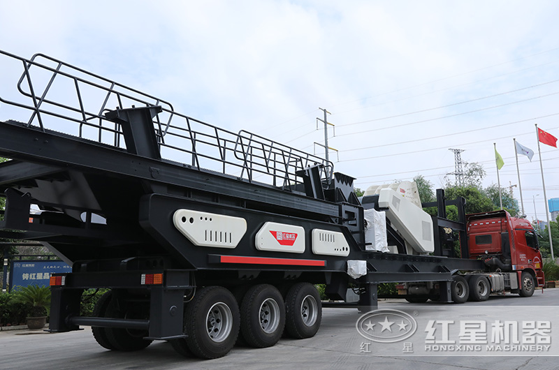 移動錘式破碎機(jī)發(fā)貨現(xiàn)場圖片