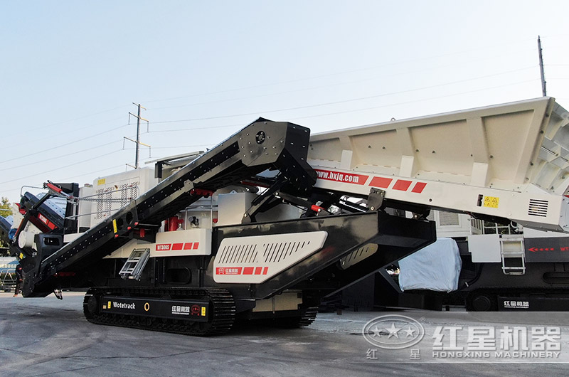 大型履帶移動(dòng)破碎機(jī)圖片