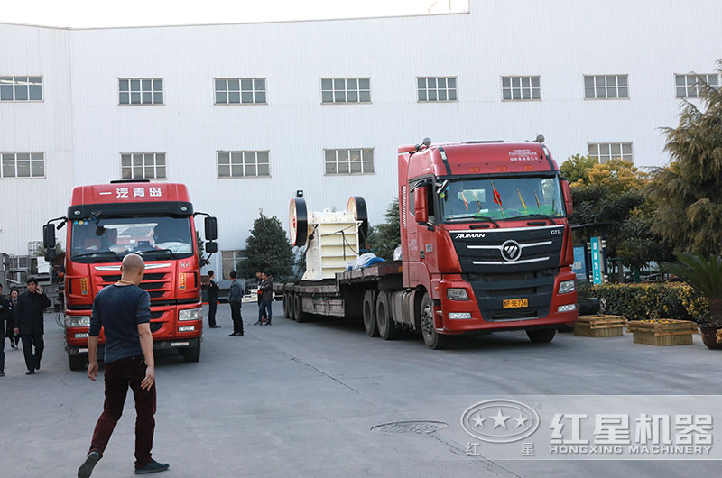 設(shè)備裝車發(fā)貨現(xiàn)場