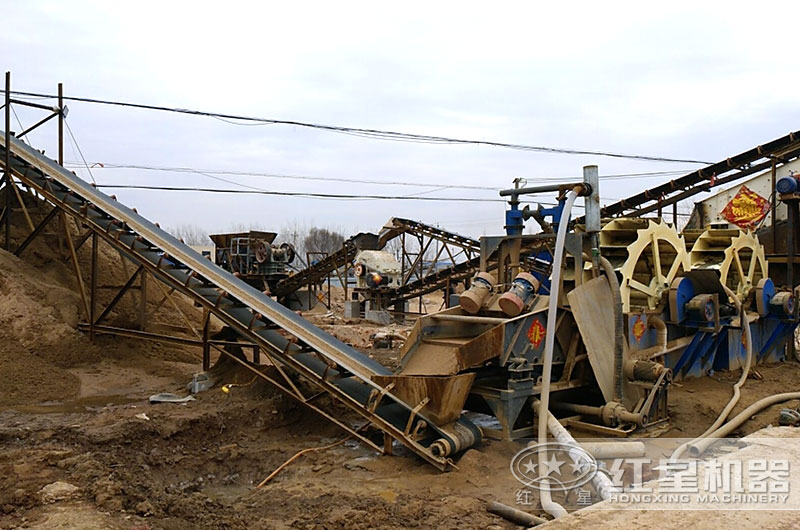 時(shí)產(chǎn)80噸破碎機(jī)生產(chǎn)現(xiàn)場 時(shí)產(chǎn)80噸破碎機(jī)生產(chǎn)現(xiàn)場