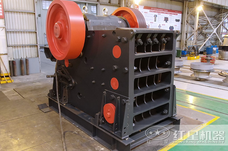 1200鄂破式破碎機時產(chǎn)多少噸？電機多大？附參數(shù)表