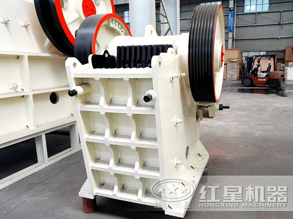 顎式破碎機(jī)動(dòng)顎的修理