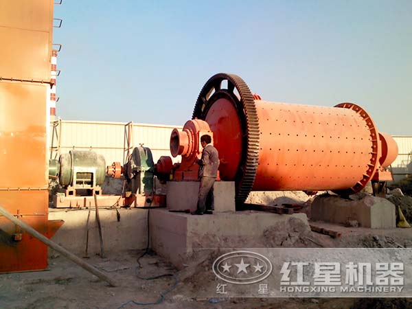 重晶石球磨機(jī)生產(chǎn)現(xiàn)場