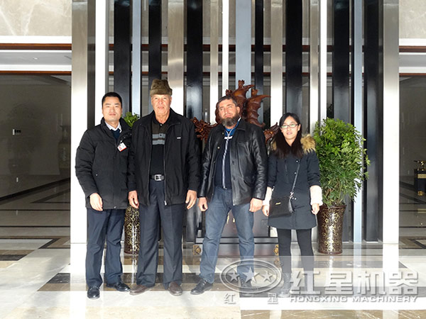 外國(guó)客戶(hù)蒞臨我司購(gòu)買(mǎi)設(shè)備