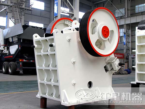 46鄂式碎石機(jī)一臺(tái)多少錢？預(yù)期產(chǎn)值可達(dá)多少噸？