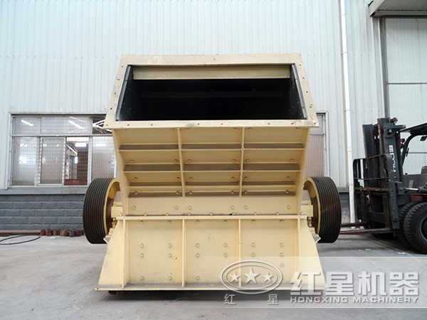 1315反擊式破碎機(jī)時(shí)產(chǎn)量可達(dá)多少噸？