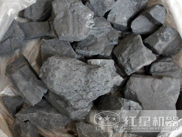 一臺(tái)用于破碎煤矸石的移動(dòng)粉碎機(jī)_70噸/小時(shí)，出料粒度20以下