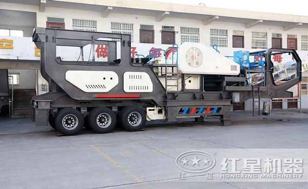 時(shí)產(chǎn)200噸移動(dòng)碎石破碎機(jī)多少錢一臺(tái)（附現(xiàn)場視頻）