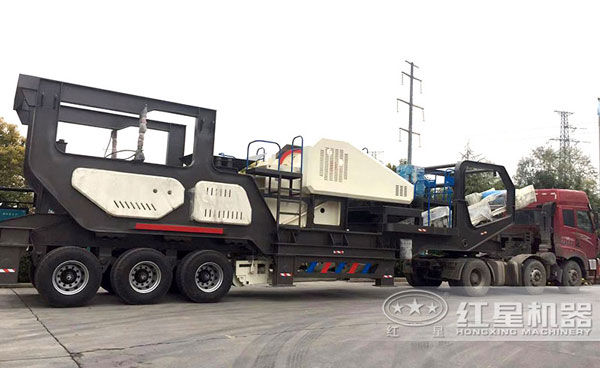 輪式流動(dòng)砂石破碎車(chē)，高產(chǎn)、快捷，時(shí)產(chǎn)百?lài)嵑翢o(wú)壓力