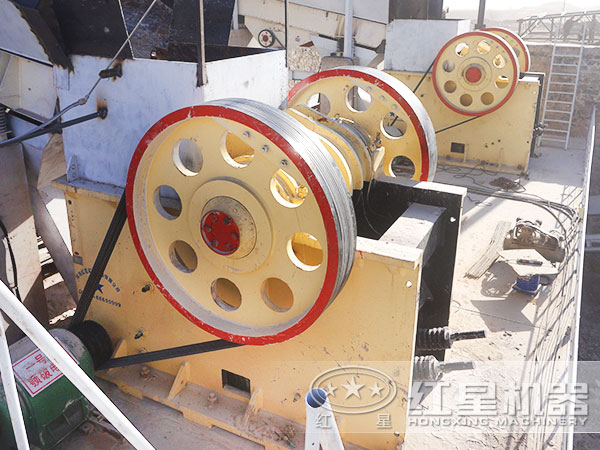 顎式石子磕石機(jī)的價(jià)格及產(chǎn)量是多少？