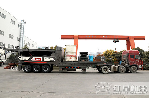 時產(chǎn)300噸石料流動圓錐磕石機裝車發(fā)貨