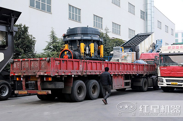 紅星打石機設備發(fā)往中碎場地