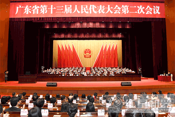 大型流動粉碎石頭一體機(jī)多少錢一臺？