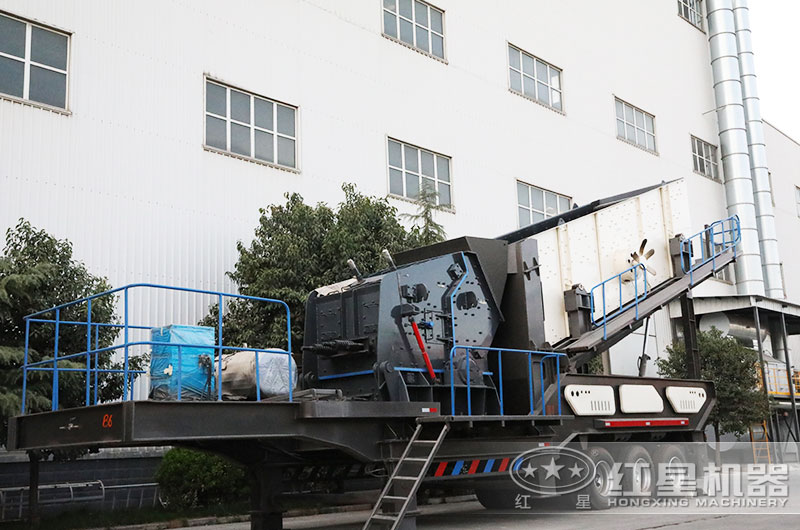 如何快速把石頭打碎，這款移動(dòng)石頭碎石機(jī)可以幫您實(shí)現(xiàn)