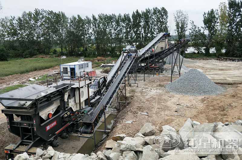 汽車(chē)破碎機(jī)作業(yè)現(xiàn)場(chǎng)