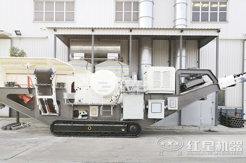 石子生產(chǎn)現(xiàn)場(chǎng)告訴您，履帶移動(dòng)三機(jī)破碎效果是多么好