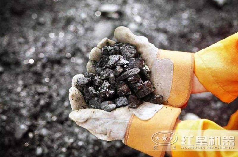 破碎鐵礦石選用哪種破碎機好？（時產(chǎn)要求在100-300噸 ）