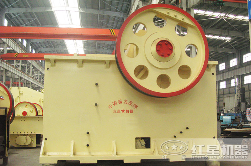 300Ⅹ1300大型細(xì)顎破型號(hào)參數(shù)及具體價(jià)位這里都有，需要的看過(guò)來(lái)