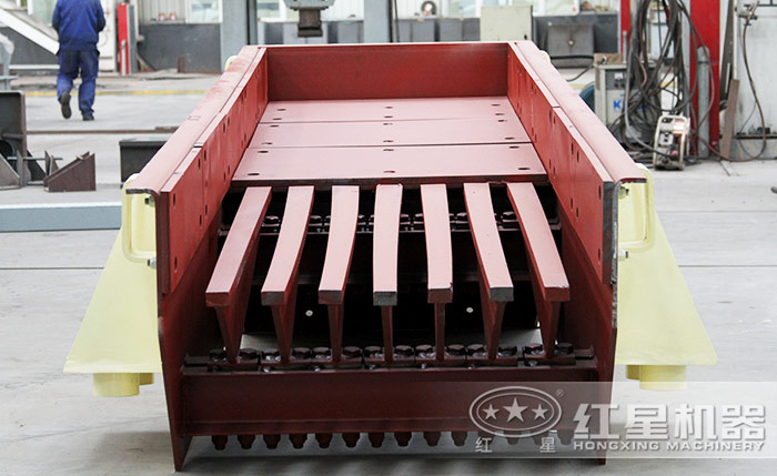 人工石頭磕石子有什么流程，采用什么設(shè)備？