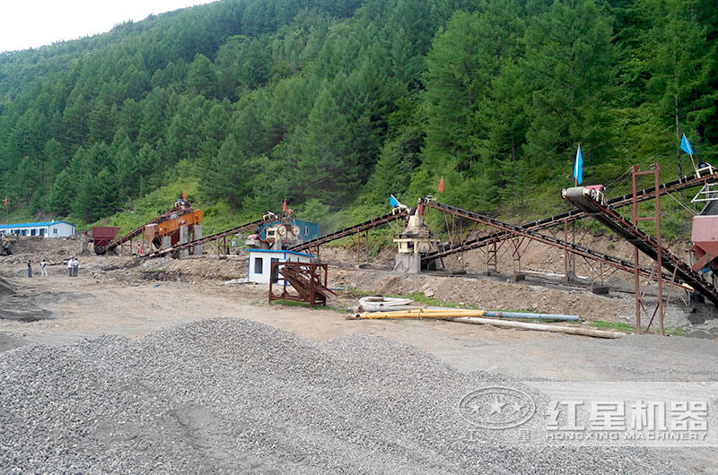 日產(chǎn)200噸的制沙機(jī)多少錢一臺？有沒有移動(dòng)的？