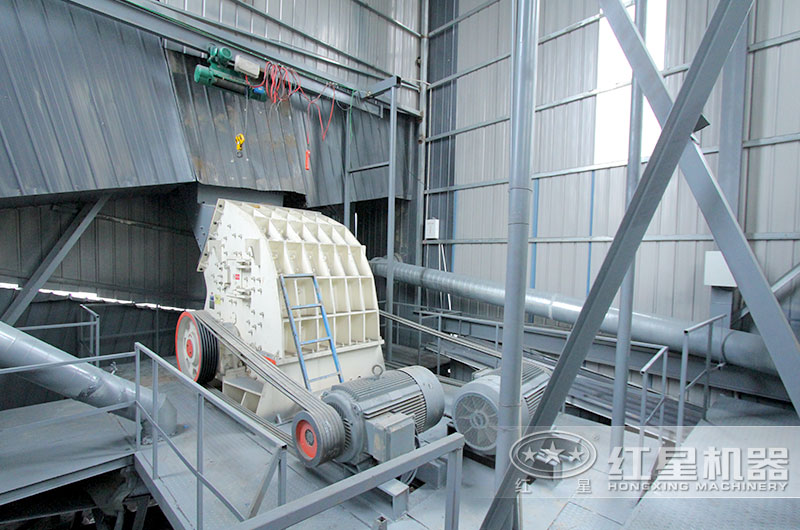 錘式破碎機能破碎生石灰嗎？有時產(chǎn)50噸的嗎？