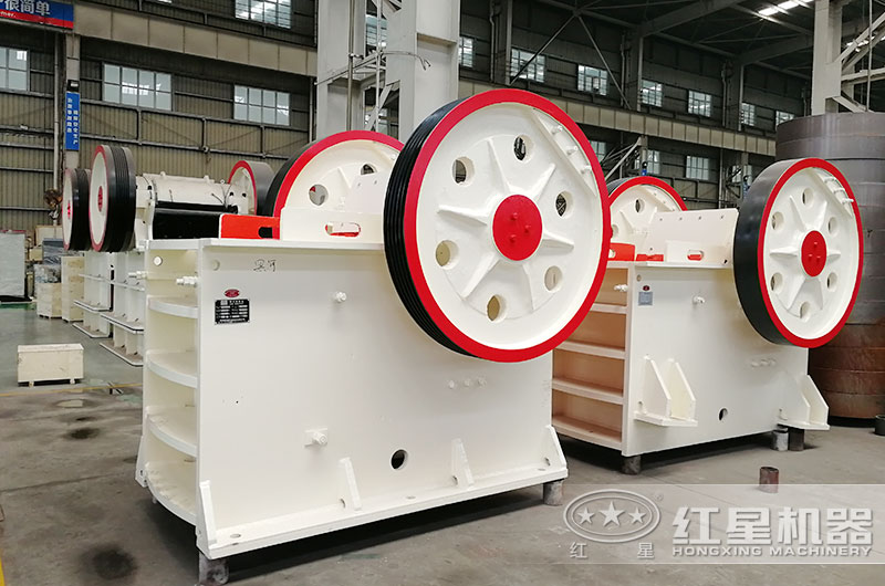 69鄂破碎機(jī)圖片及價(jià)格,69破碎機(jī)一天產(chǎn)量可達(dá)多少方？