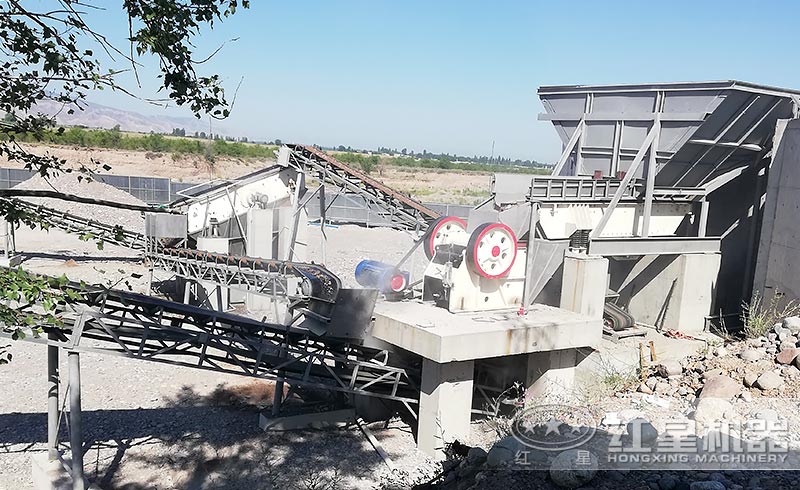 礦山鄂式破碎機(jī)價(jià)格一臺(tái)是多少錢(qián)？詳看紅星破碎機(jī)2021新報(bào)價(jià)