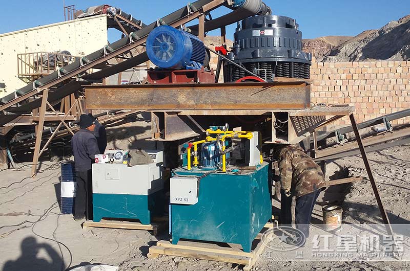 175紅星圓錐機(jī)配多少千瓦電機(jī)？每小時(shí)能生產(chǎn)多少噸石子？銅套怎么換？